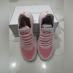 NEW - APL Techloom Wave | Coral/Cream Sneakers | Womens 8| Unisex